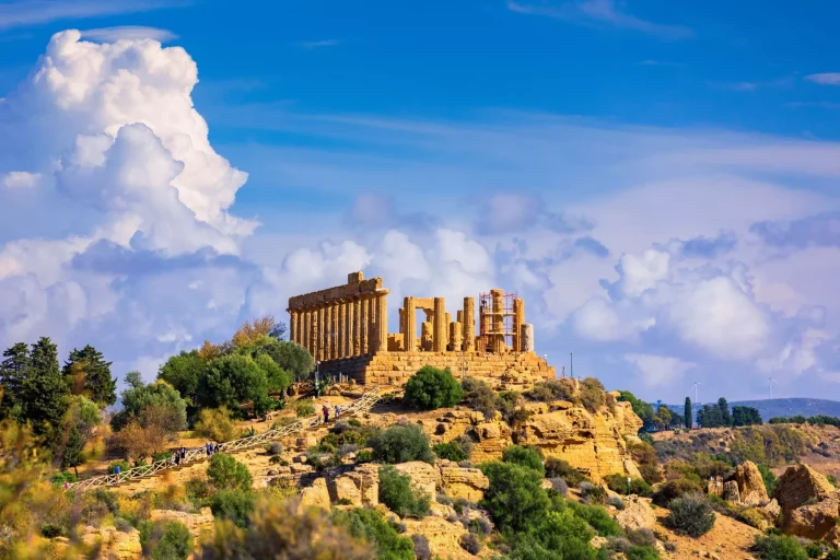 The greek temple of Juno in the Valley of the Temples, Agrigento, Italy. Juno Temple, Valley of temples, Agrigento, Sicily.