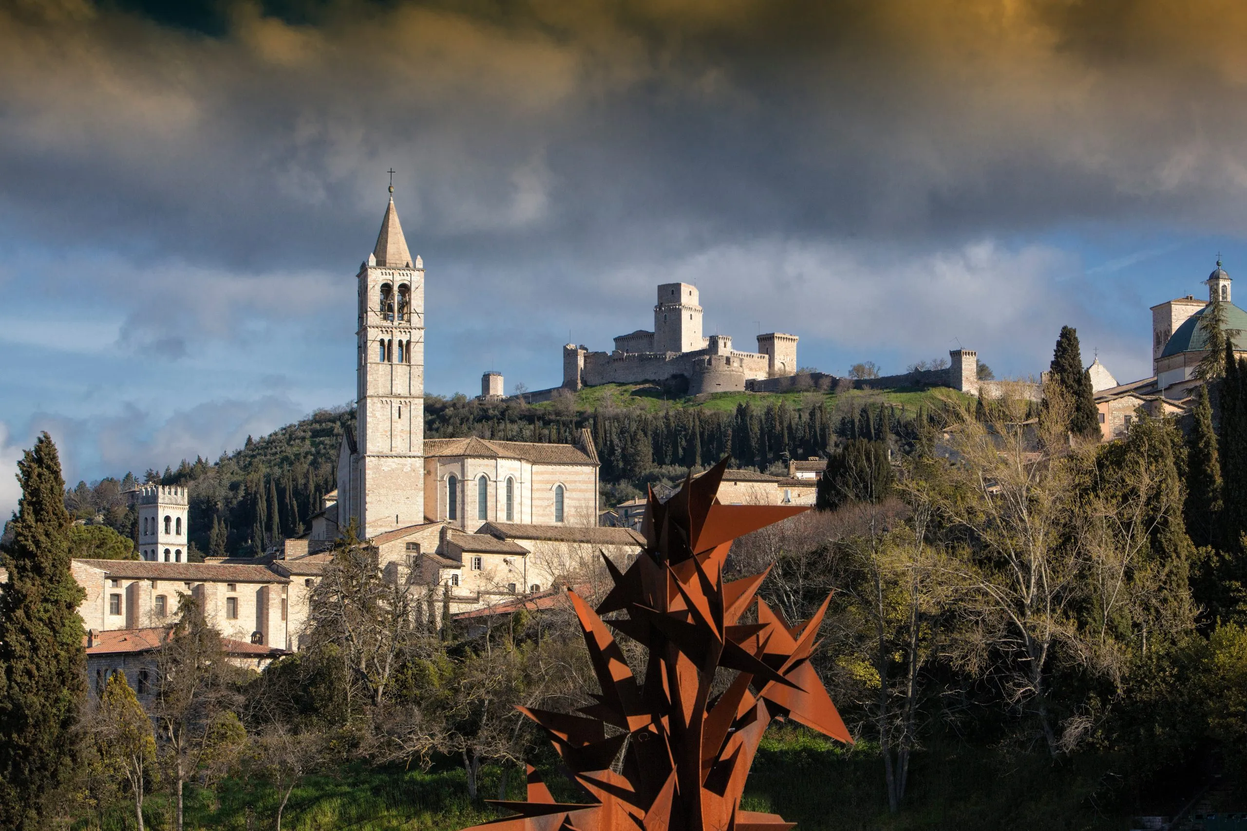 Assisi, PG. Veduta verso la Rocca